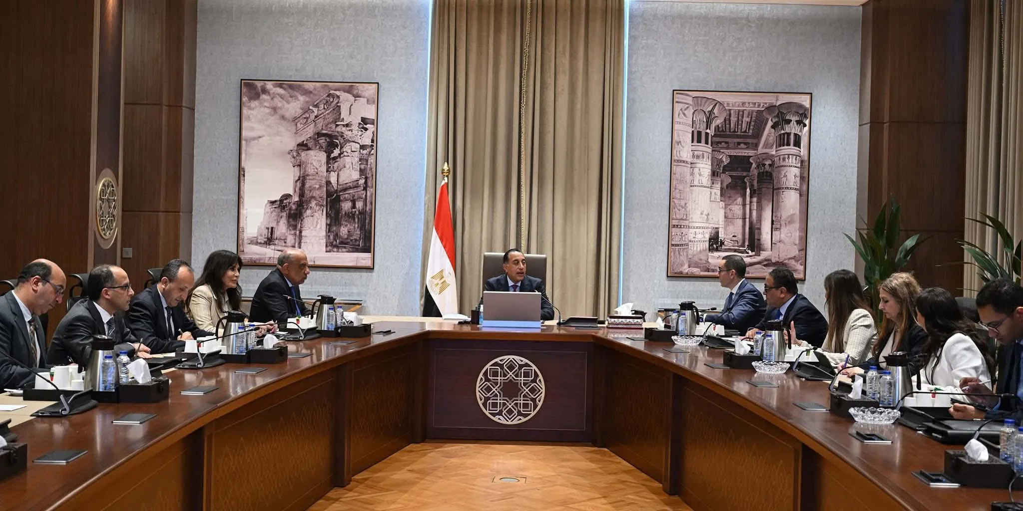“مدبولي” يعرض الفرص الاستثمارية في مجال الكهرباء والطاقة على مدار العقد المقبل “مدبولي” يعرض الفرص الاستثمارية في مجال الكهرباء والطاقة على مدار العقد المقبل