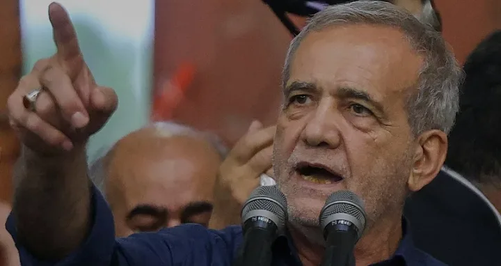 “بزشكيان” يعد بالتصدي للهجوم الإسرائيلي “بزشكيان” يعد بالتصدي للهجوم الإسرائيلي