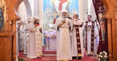 البابا تواضروس الثاني يؤدي الصلاة الإلهية في العلمين البابا تواضروس الثاني يؤدي الصلاة الإلهية في العلمين