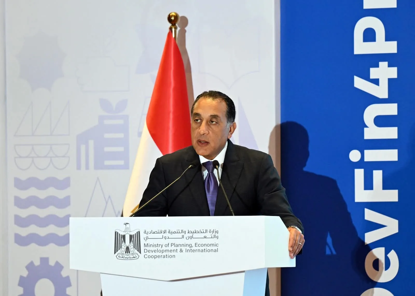 “مدبولي”: الاقتصاد المصري أظهر قدرته على التكيف والبقاء رغم التحديات الإقليمية “مدبولي”: الاقتصاد المصري أظهر قدرته على التكيف والبقاء رغم التحديات الإقليمية