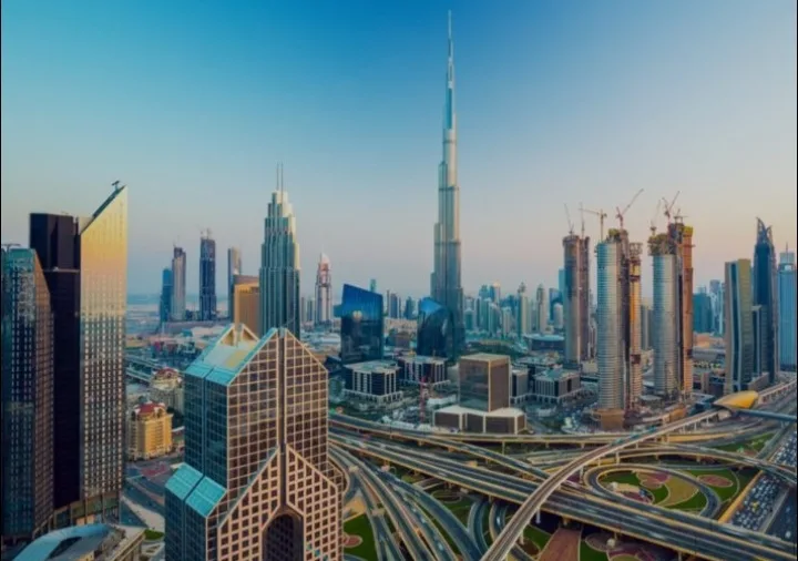 الصادرات غير النفطية في الإمارات تحقق رقماً قياسياً بلغ 177.3 مليار درهم في عام 2025 الصادرات غير النفطية في الإمارات تحقق رقماً قياسياً بلغ 177.3 مليار درهم في عام 2025