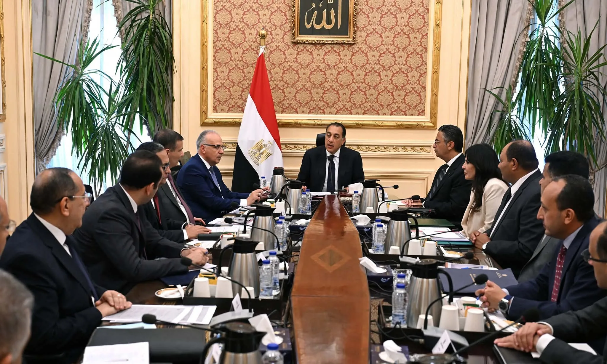 رئيس الوزراء: تحديث نظام ري قصب السكر لزيادة الإنتاج وترشيد استخدام المياه رئيس الوزراء: تحديث نظام ري قصب السكر لزيادة الإنتاج وترشيد استخدام المياه