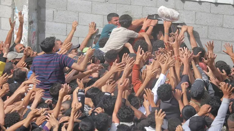 23 شهيدًا وارتفاع عدد المصابين إلى أكثر من 200 نتيجة استهداف الاحتلال للمدنيين في رفح