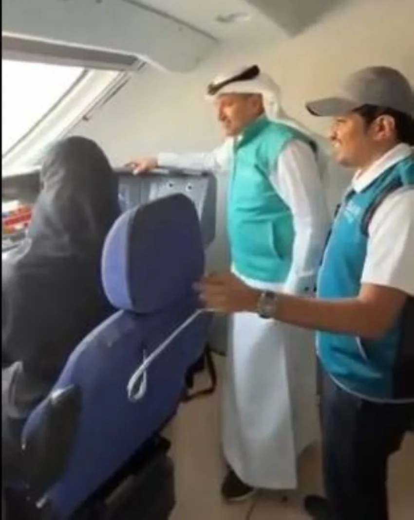 سعوديات يتولين قيادة القطارات الخاصة بالحجاج سعوديات يتولين قيادة القطارات الخاصة بالحجاج