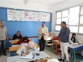 اختلاف وجهات النظر حول امتحان الهندسة في الإعدادية الشرقية: سهل لكن يحتاج لتركيز. اختلاف وجهات النظر حول امتحان الهندسة في الإعدادية الشرقية: سهل لكن يحتاج لتركيز.