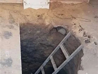احتجاز 5 عمال بسبب حادث التنقيب عن الآثار تحت قصر ثقافة الطفل في الأقصر احتجاز 5 عمال بسبب حادث التنقيب عن الآثار تحت قصر ثقافة الطفل في الأقصر