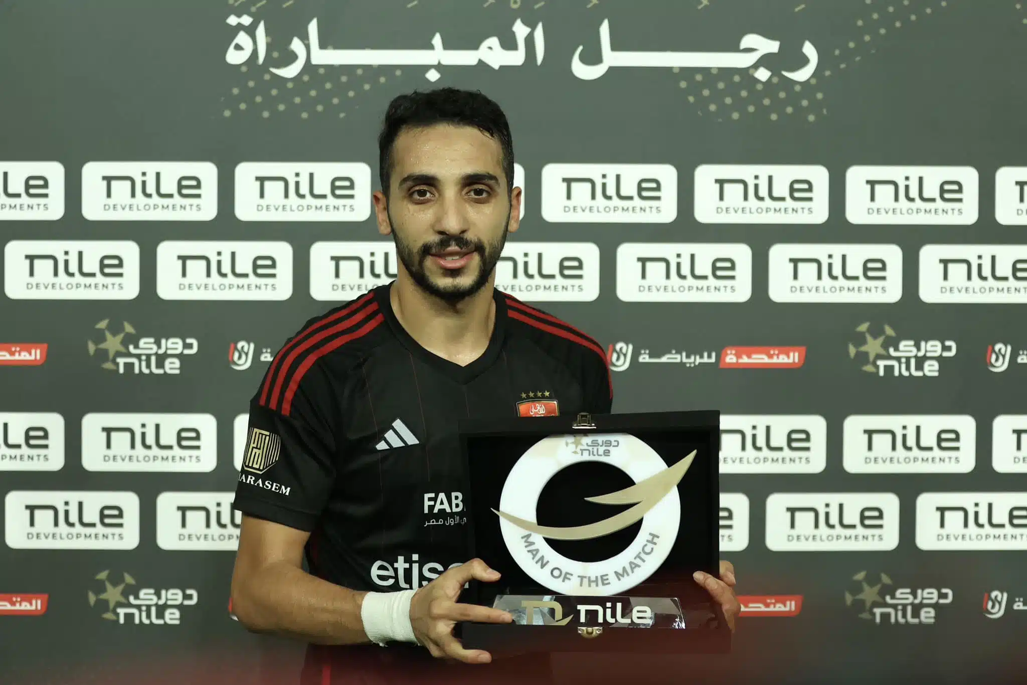 28 لاعباً في قائمة الأهلي لخوض كأس العالم.. وسر قرار كريم فؤاد 