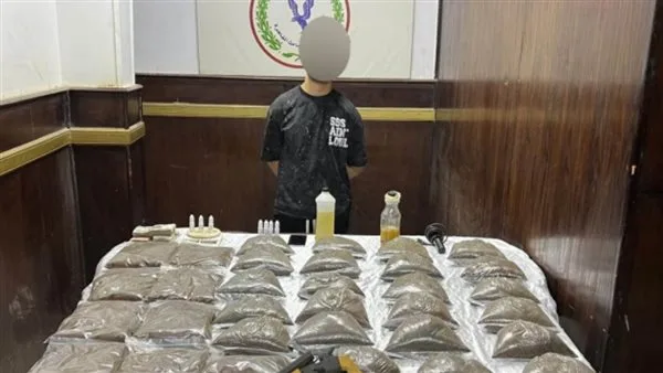 ضبط شخص عاطل في القاهرة بحوزته كمية كبيرة من مخدر الإستروكس بغرض الاتجار ضبط شخص عاطل في القاهرة بحوزته كمية كبيرة من مخدر الإستروكس بغرض الاتجار
