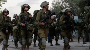 الاحتلال الإسرائيلي يحدد مواعيد تحركات الفلسطينيين نحو مراكز المساعدات وإغلاق مؤسسات غزة