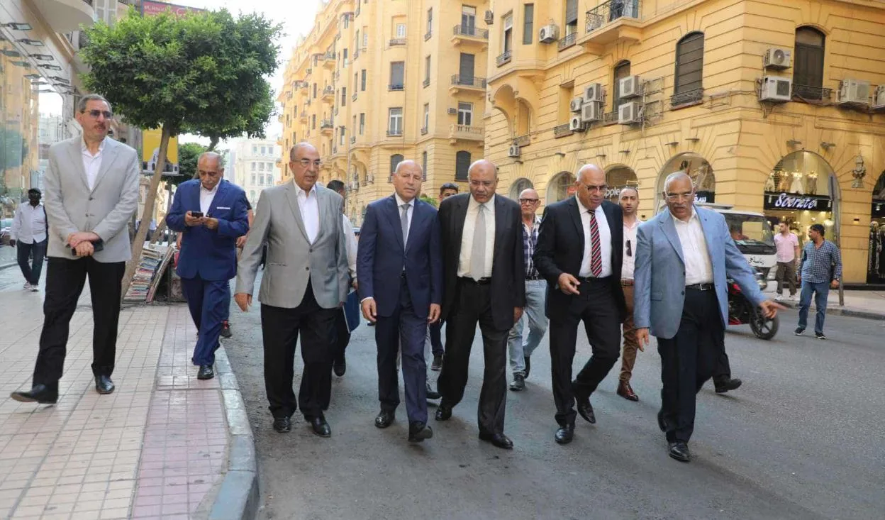 تشمل ممر بهلر وشارع الشريفين.. محافظ القاهرة يقوم بزيارة تفقدية لأعمال تطوير القاهرة الخديوية تشمل ممر بهلر وشارع الشريفين.. محافظ القاهرة يقوم بزيارة تفقدية لأعمال تطوير القاهرة الخديوية