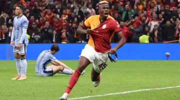 أوسيمين يرفض العرض الجذاب من الهلال