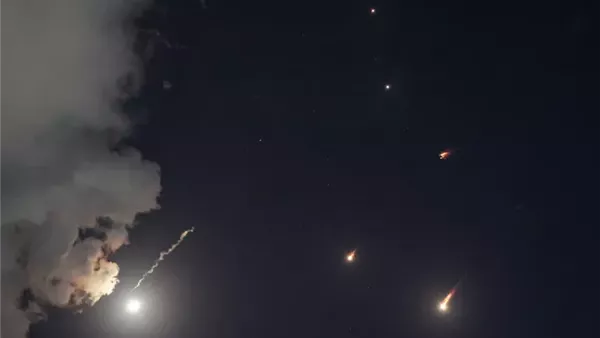 إعلام إيراني: إطلاق صواريخ من عدة مدن في إيران نحو إسرائيل إعلام إيراني: إطلاق صواريخ من عدة مدن في إيران نحو إسرائيل