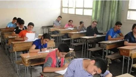 الإرباك في امتحان اللغة الإنجليزية: طلاب الإعدادية في الإسكندرية يواجهون تحديات المصطلحات وضيق الوقت الإرباك في امتحان اللغة الإنجليزية: طلاب الإعدادية في الإسكندرية يواجهون تحديات المصطلحات وضيق الوقت