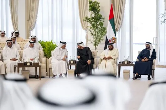 استقبال رئيس دولة الإمارات لرئيس وزراء ووزير خارجية قطر استقبال رئيس دولة الإمارات لرئيس وزراء ووزير خارجية قطر