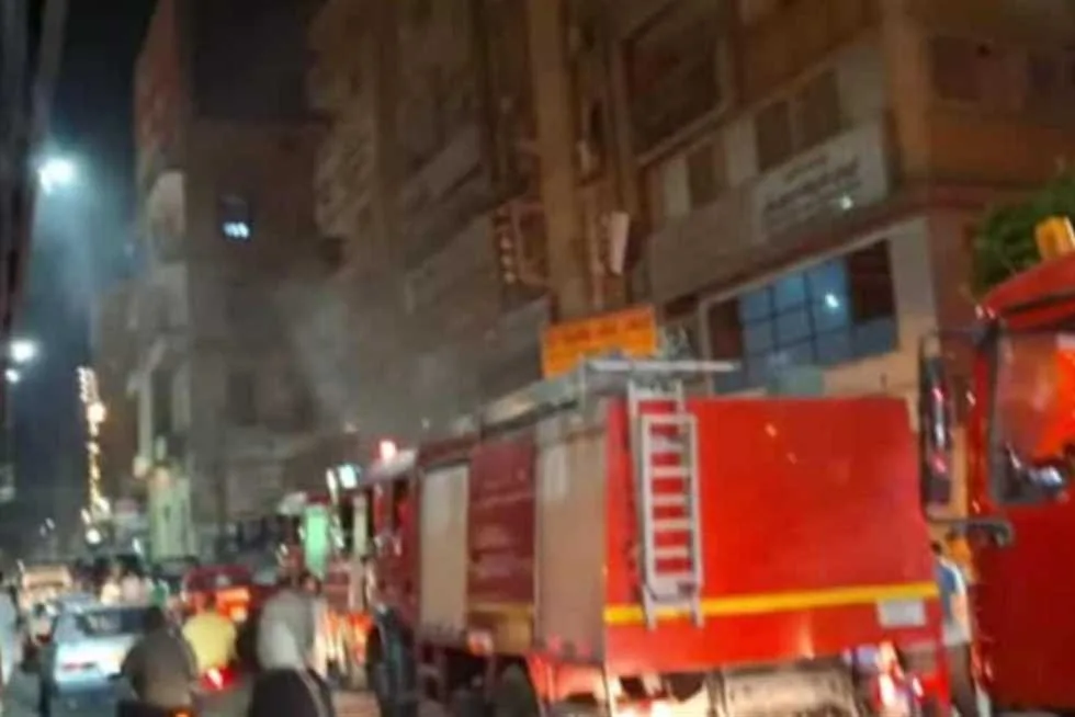 4 سيارات إسعاف وفِرق دفاع مدني للتعامل مع حريق في مركز الولادة بالمنيا 4 سيارات إسعاف وفِرق دفاع مدني للتعامل مع حريق في مركز الولادة بالمنيا