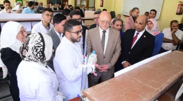 40 تجربة عملية في الكيمياء ضمن المعرض البحثي الأول لطلاب كلية العلوم بسوهاج