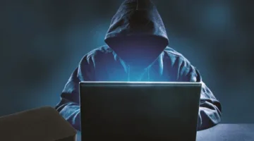 الصين تصدر أوامر اعتقال لـ 20 تايوانيًا متورطين في قرصنة وتفرض حظرًا على شركة لدعمها الاستقلال.