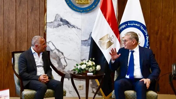 وزير البترول يناقش سبل تعزيز التعاون مع مجموعة السويدي إليكتريك وزير البترول يناقش سبل تعزيز التعاون مع مجموعة السويدي إليكتريك