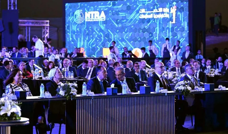 رئيس الوزراء: الكفاءات البشرية المصرية تتمتع بتفوق ملحوظ في مجال الاتصالات وتكنولوجيا المعلومات رئيس الوزراء: الكفاءات البشرية المصرية تتمتع بتفوق ملحوظ في مجال الاتصالات وتكنولوجيا المعلومات