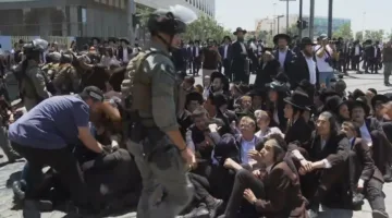 معاريف: الحريديم يقررون مستقبل الحكومة الإسرائيلية في غضون 48 ساعة بسبب قضايا التجنيد.