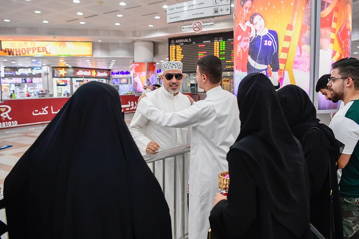 عودة أولى دفعات حجاج بيت الله الحرام إلى الكويت عودة أولى دفعات حجاج بيت الله الحرام إلى الكويت