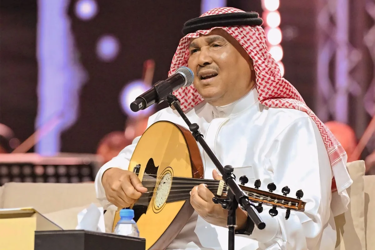 محمد عبده يبعث البهجة بصوته في دبي محمد عبده يبعث البهجة بصوته في دبي