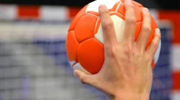 الكويت يصطدم بكاظمة في بطولة كرة اليد