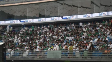 «الأهلي» يستمر في دعم مبادرة «لنكن على علم»