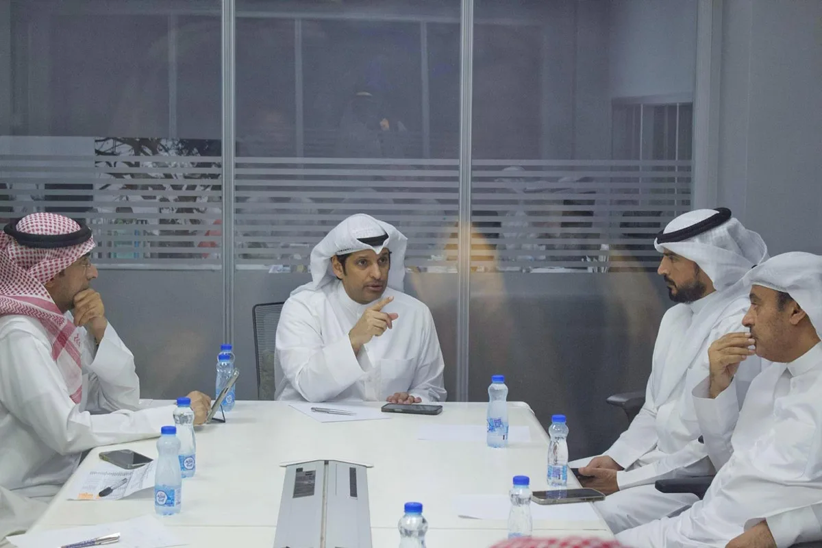 وزير الإعلام يراجع استراتيجية التغطية الإعلامية للأحداث الراهنة في المنطقة وزير الإعلام يراجع استراتيجية التغطية الإعلامية للأحداث الراهنة في المنطقة