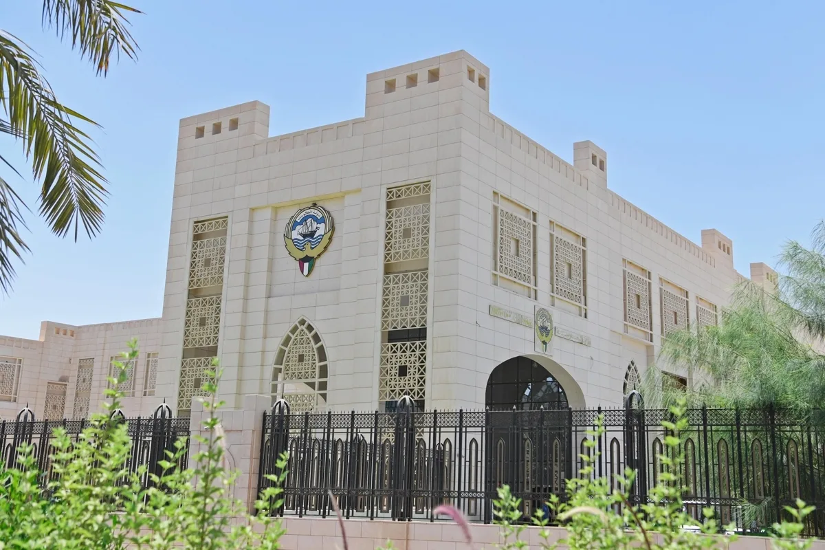«وزارة الخارجية» تدعو المواطنين إلى توخي الحذر ومغادرة المناطق غير الآمنة. «وزارة الخارجية» تدعو المواطنين إلى توخي الحذر ومغادرة المناطق غير الآمنة.