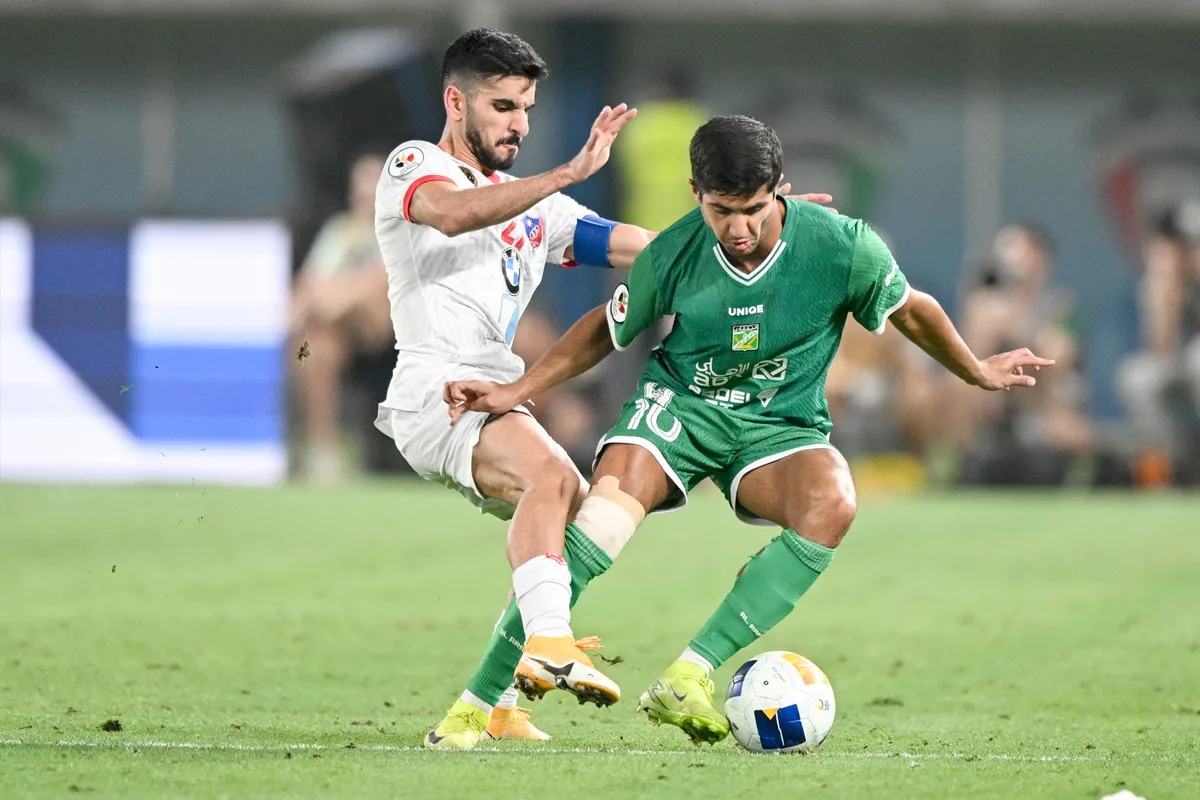استعدادات هادئة لكأس الأمير بين الكويت والعربي في النهائي استعدادات هادئة لكأس الأمير بين الكويت والعربي في النهائي