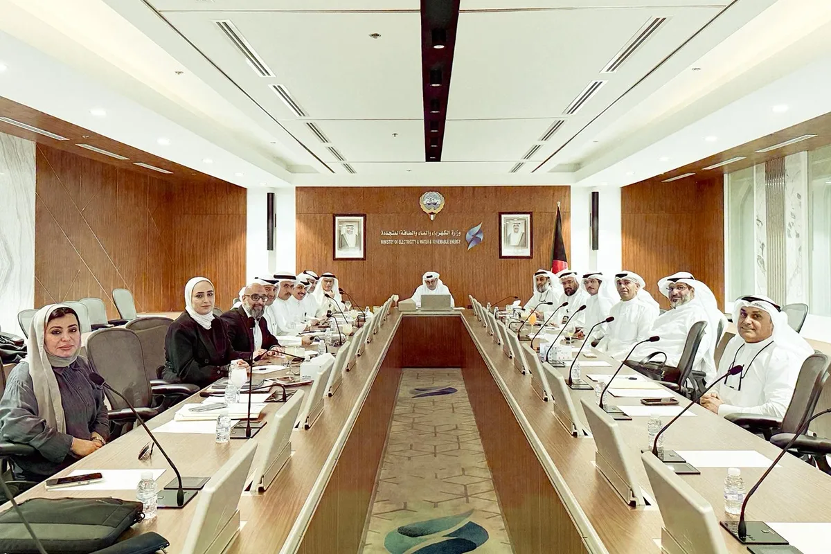 وزير الكهرباء يعقد اجتماعاً تنسيقياً مع وزارة الصحة والبحوث لمتابعة المستجدات الإقليمية