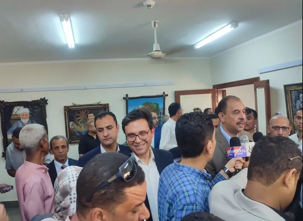وزير الثقافة ومحافظ سوهاج يطلقان بيت ثقافة أخميم بعد إعادة تأهيل شاملة تعزز النشاط الثقافي وزير الثقافة ومحافظ سوهاج يطلقان بيت ثقافة أخميم بعد إعادة تأهيل شاملة تعزز النشاط الثقافي