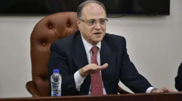 رئيس هيئة الدواء يرد على تهديدات بإغلاق 100 مصنع: تصريحات لا تستند إلى الحقائق