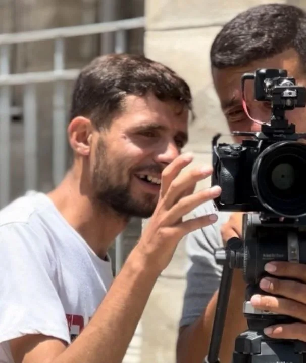استشهاد مصور صحفي بعد تأثره بإصاباته من قصف إسرائيلي على غزة استشهاد مصور صحفي بعد تأثره بإصاباته من قصف إسرائيلي على غزة