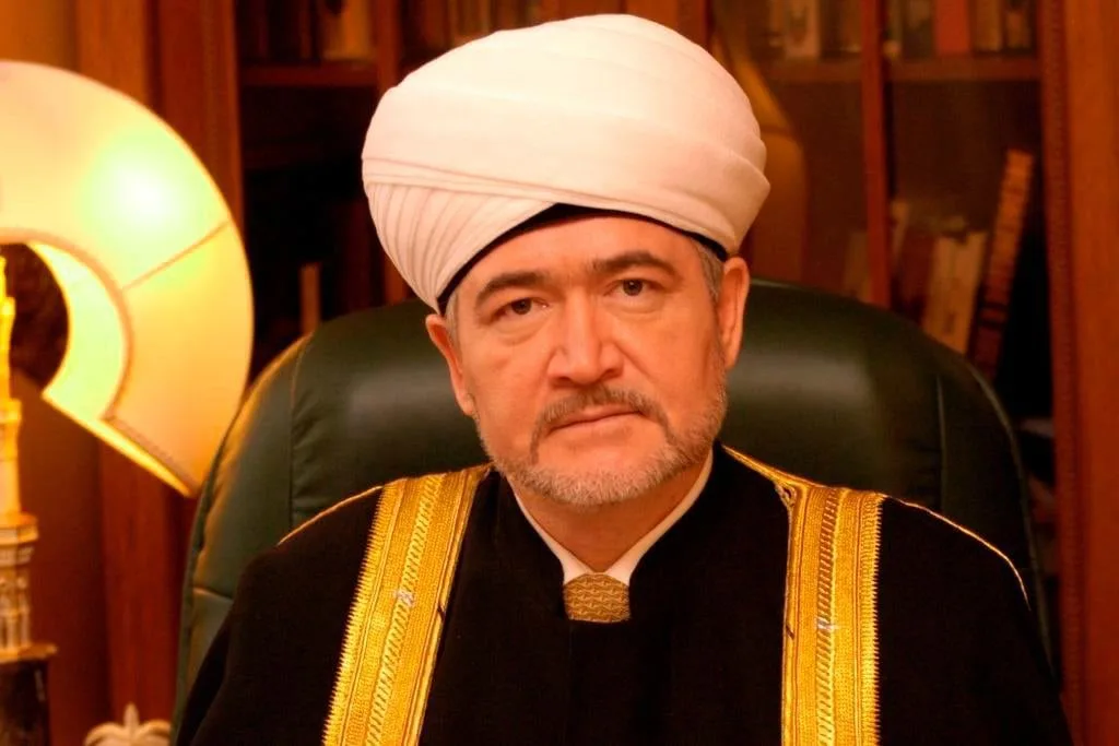 شيخ الأزهر يقرر إضافة رئيس الإدارة الدينية للمسلمين في روسيا إلى عضوية مجلس حكماء المسلمين شيخ الأزهر يقرر إضافة رئيس الإدارة الدينية للمسلمين في روسيا إلى عضوية مجلس حكماء المسلمين