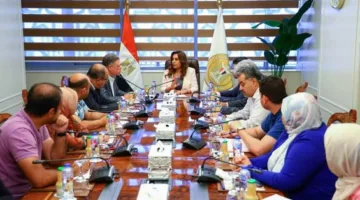 وزيرة التنمية المحلية تتابع تقدم العمل في نظام المراكز التكنولوجية بالمحافظات