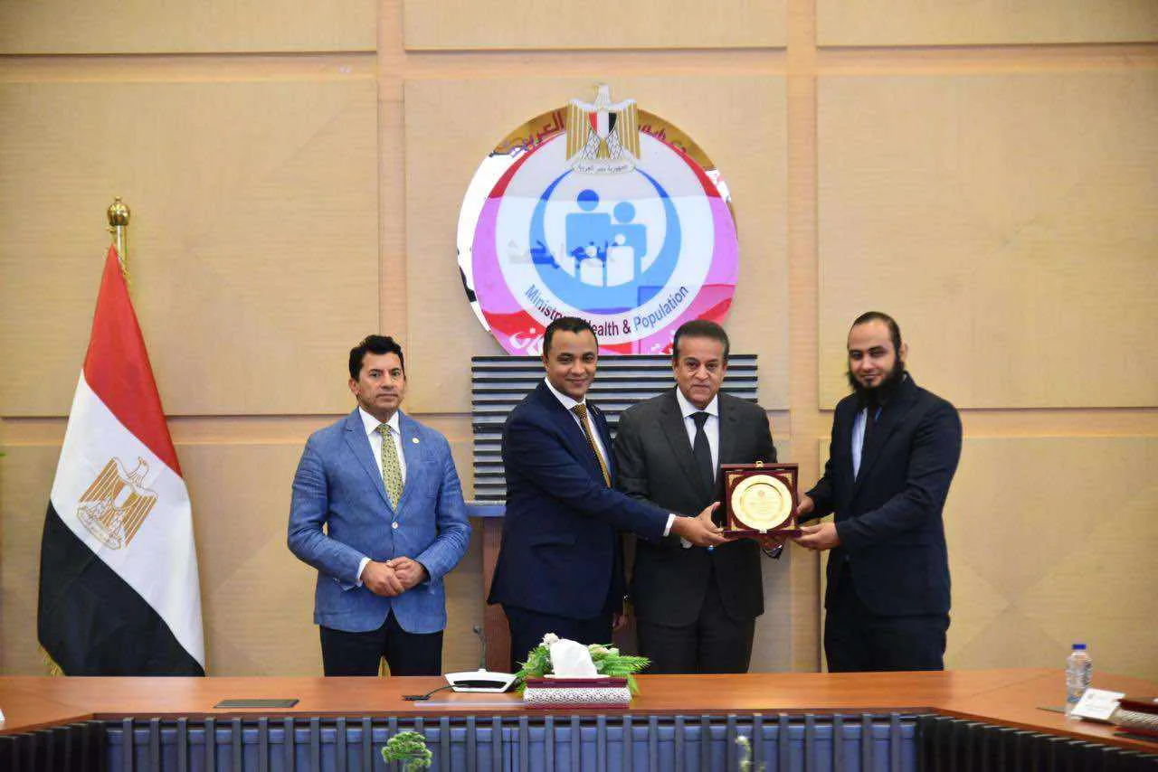 عبد الغفار يلتقي بلجنة الصحة والسكان في جلسة موسعة باستخدام نموذج محاكاة لمجلس الشيوخ بوزارة الشباب والرياضة عبد الغفار يلتقي بلجنة الصحة والسكان في جلسة موسعة باستخدام نموذج محاكاة لمجلس الشيوخ بوزارة الشباب والرياضة