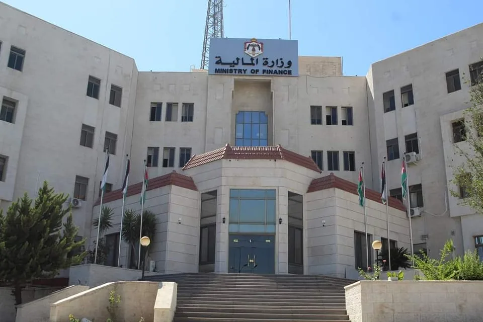 قرار بشأن الرسوم المفروضة على الشاحنات والبرادات السورية قرار بشأن الرسوم المفروضة على الشاحنات والبرادات السورية