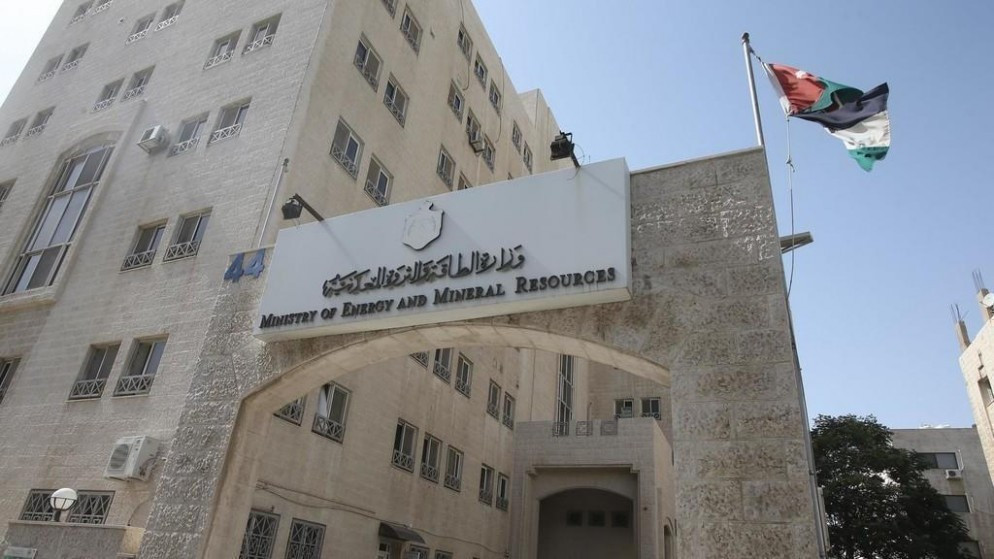 الحكومة: تدابير لضمان استمرارية المخزون وتوفير الوقود البديل لمدة 20 يومًا