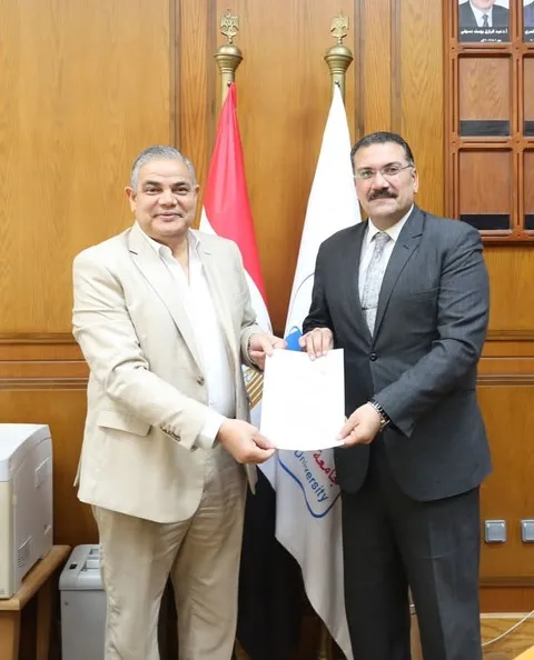 قرار جمهوري بتعيين الدكتور رشدي العدوي في منصب عميد كلية الزراعة بجامعة كفر الشيخ. قرار جمهوري بتعيين الدكتور رشدي العدوي في منصب عميد كلية الزراعة بجامعة كفر الشيخ.