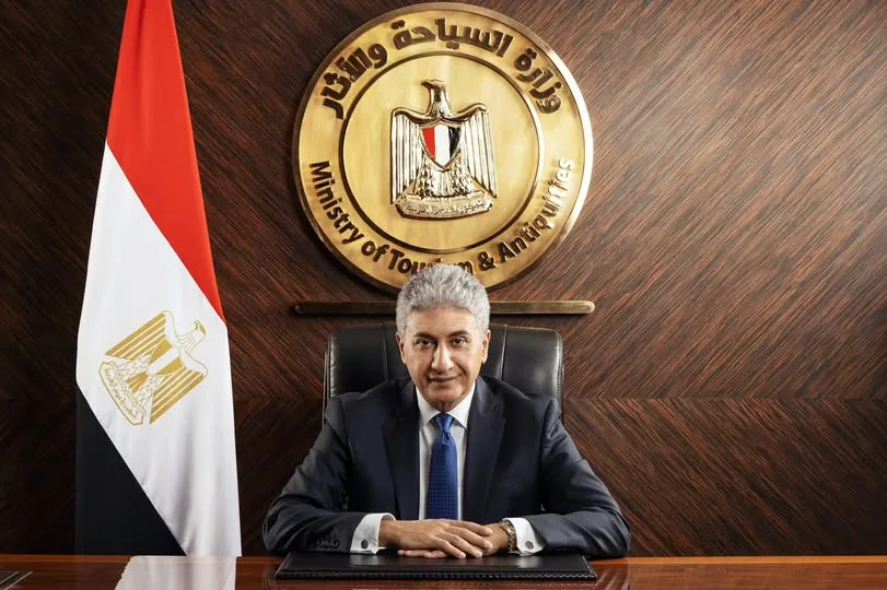 وزير السياحة والآثار يحضر ندوة الحج الكبرى في جدة وزير السياحة والآثار يحضر ندوة الحج الكبرى في جدة