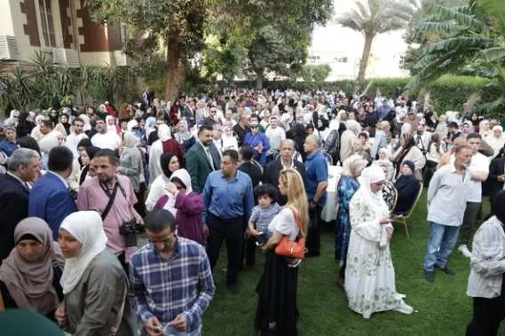 احتفال عيد الأضحى في السفارة التركية بالقاهرة بمشاركة عائلات من غزة ومصر. احتفال عيد الأضحى في السفارة التركية بالقاهرة بمشاركة عائلات من غزة ومصر.