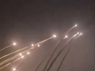 عاجل.. تل أبيب تتعرض لاعتداء صاروخي من إيران عاجل.. تل أبيب تتعرض لاعتداء صاروخي من إيران