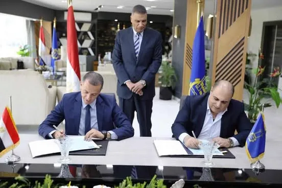 اتفاقية تعاون بين قصور الثقافة ومحافظة أسوان لإضافة مسرح فوزي فوزي إلى برنامج السياحة. اتفاقية تعاون بين قصور الثقافة ومحافظة أسوان لإضافة مسرح فوزي فوزي إلى برنامج السياحة.