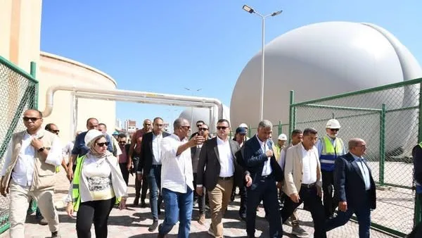 وزير الإسكان يزور محطة المعالجة الشرقية لمياه الصرف الصحي في الإسكندرية
