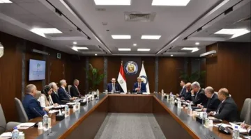 وزير البترول يراقب تجهيزات مشروع إنتاج حمض الفوسفوريك في هضبة أبوطرطور