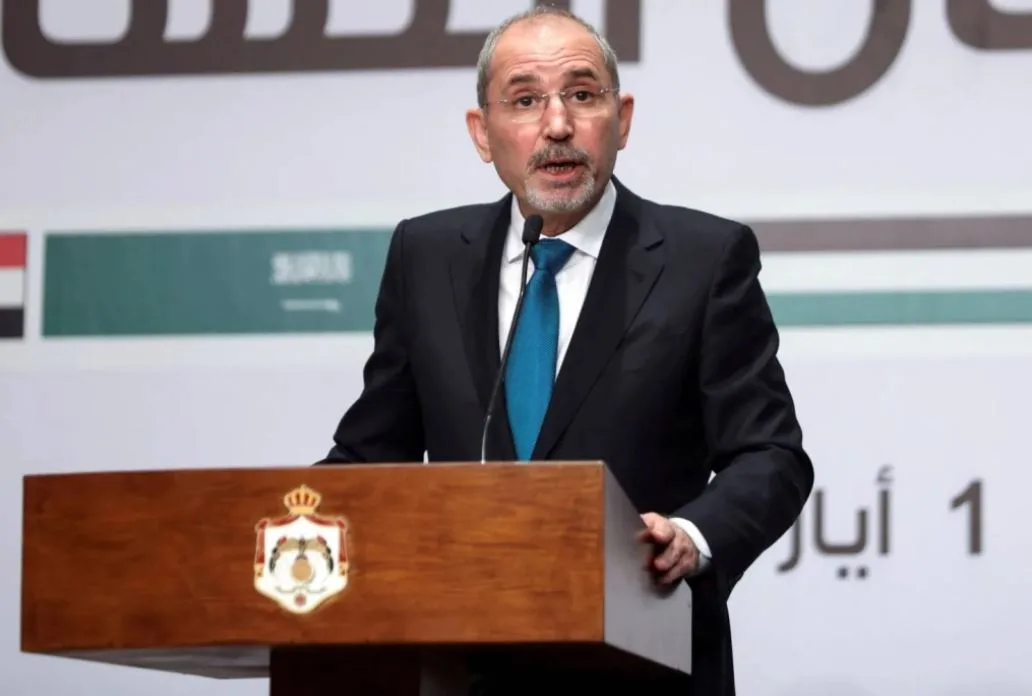 وزير الخارجية الأردني: الضربة الإسرائيلية ضد إيران تجر المنطقة نحو حرب إقليمية خطيرة وزير الخارجية الأردني: الضربة الإسرائيلية ضد إيران تجر المنطقة نحو حرب إقليمية خطيرة