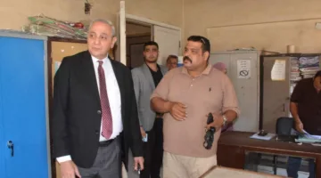 محافظ الغربية يقوم بجولة تفقدية مفاجئة داخل الوحدة بأبيار لتقييم الأداء الإداري والميداني