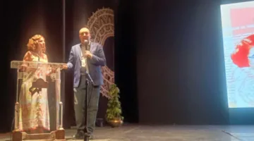 تقدير الكاتبة فيموني عكاشة لمؤلفها “الخواجاية” الذي صدر عن دار الشروق خلال احتفالية “أرواح في المدينة” في دار الأوبرا